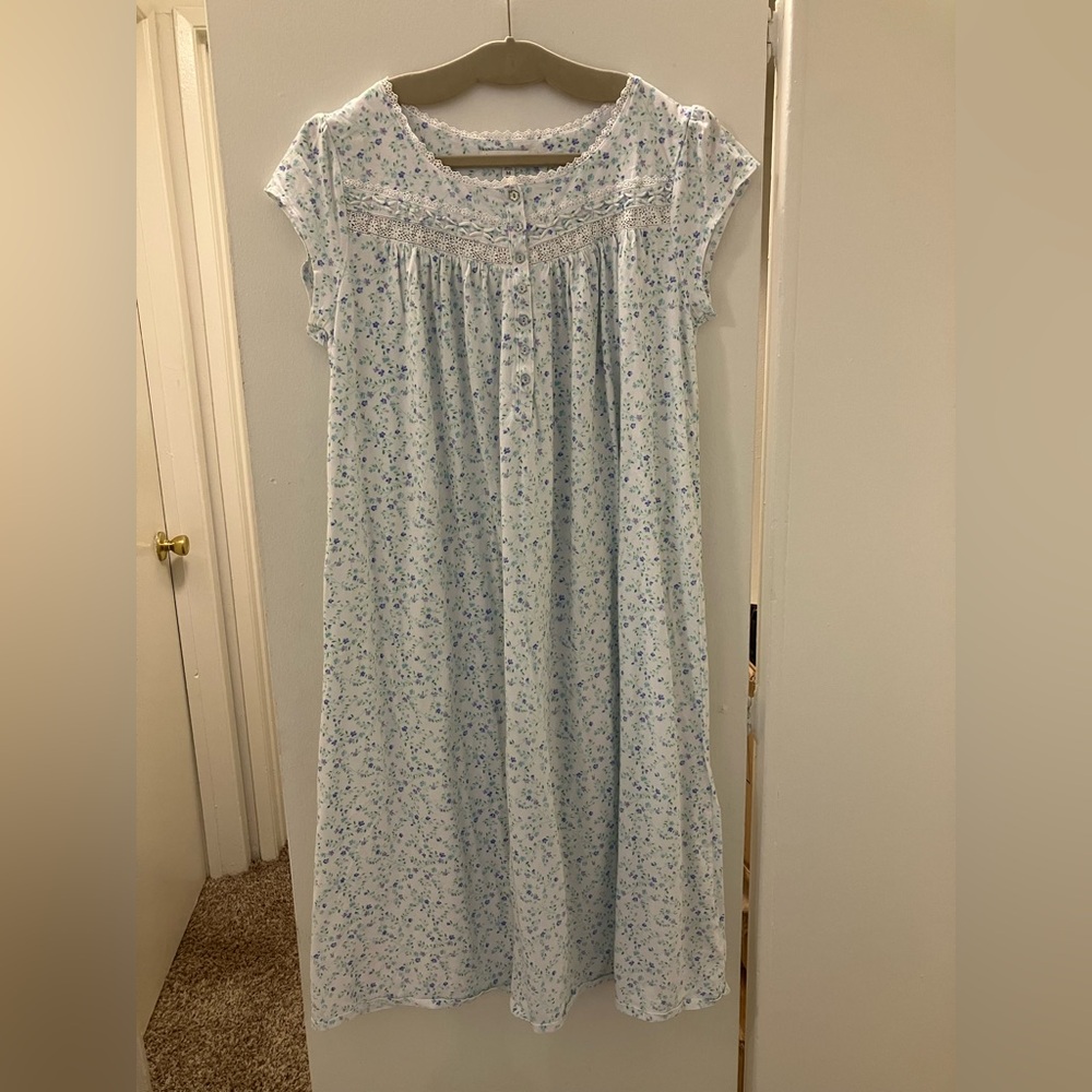Eileen West Blue Floral Nightgown